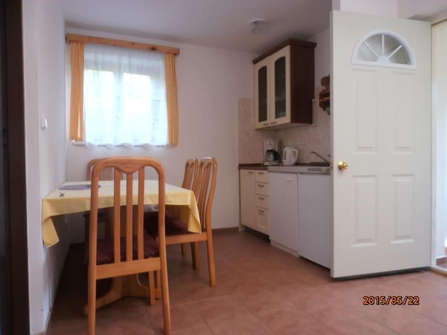 Ubytovani U Machova Jezera - Apartmany - Ludmila Grulisova Doksy  Exterior photo