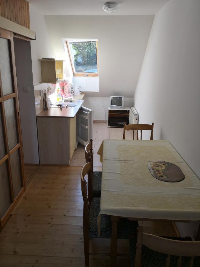 Ubytovani U Machova Jezera - Apartmany - Ludmila Grulisova Doksy  Exterior photo